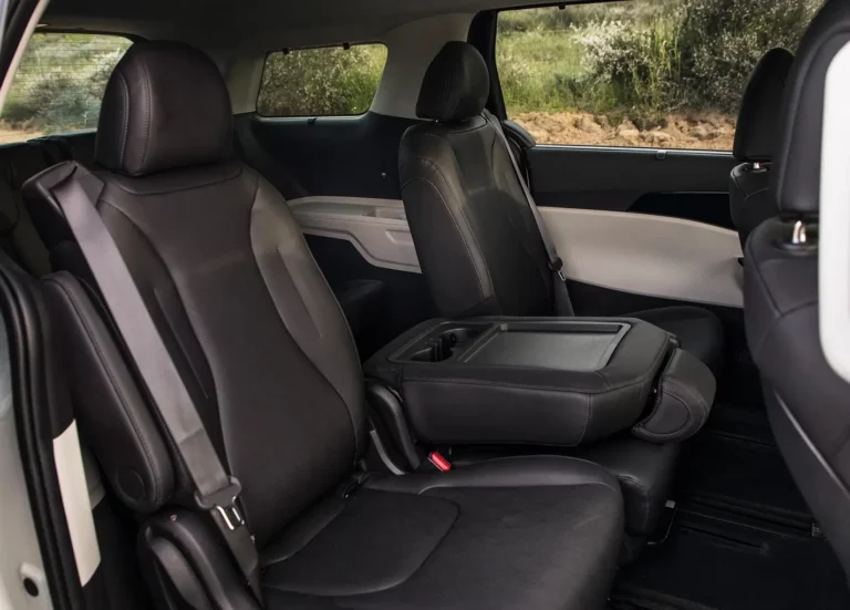 Kia Carnival (3)