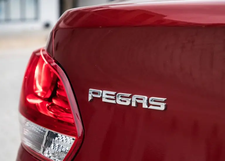 Kia Pegas (4)