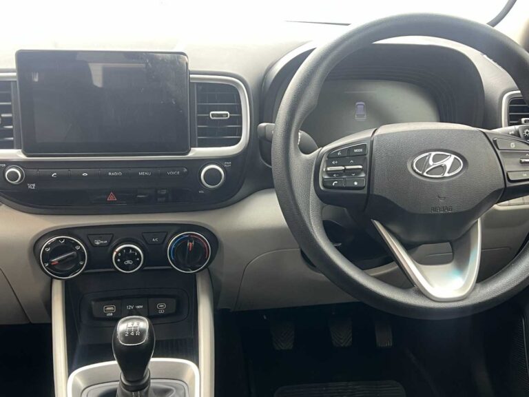 2023 HYUNDAI VENUE 1