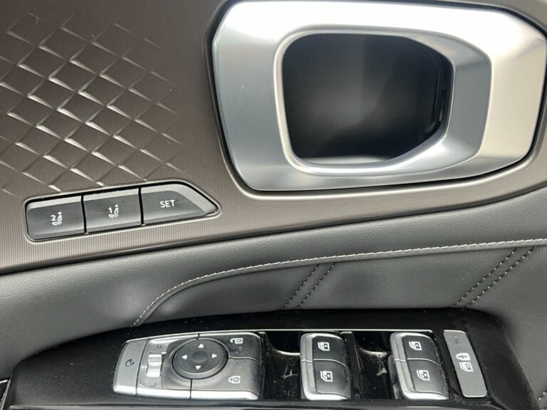 2025 KIA SORENTO 2