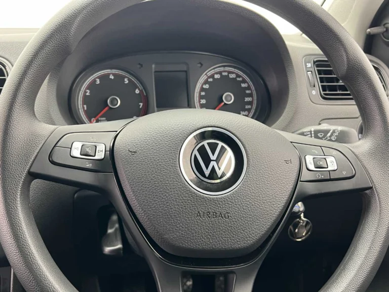 2025 VOLKSWAGEN POLO VIVO 1