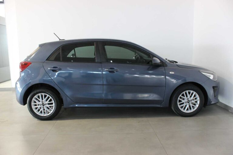 2021 KIA RIO 1