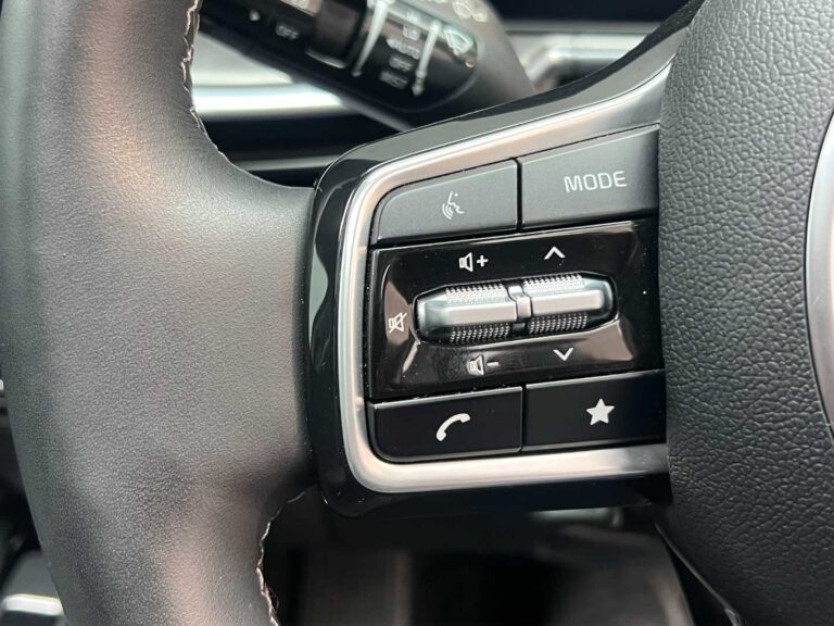 2025 KIA SORENTO 2
