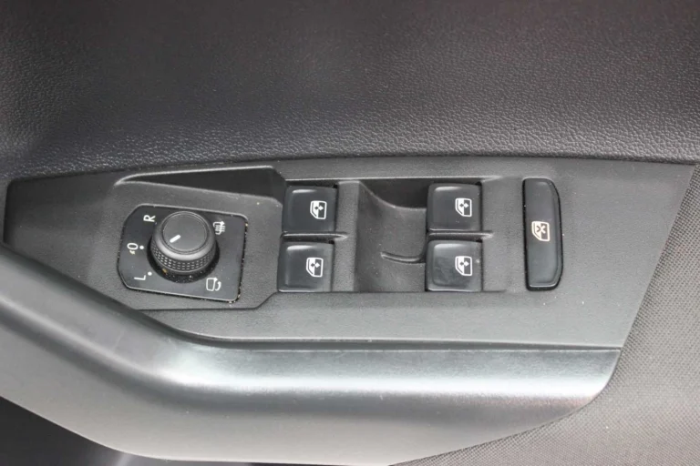 2025 VOLKSWAGEN POLO 1