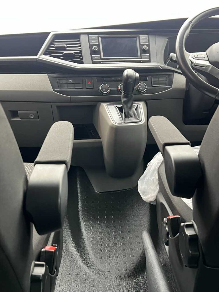 2025 VOLKSWAGEN T6.1 KOMBI 2