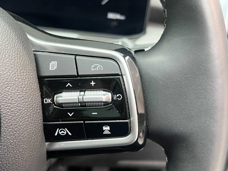 2025 KIA SORENTO 2