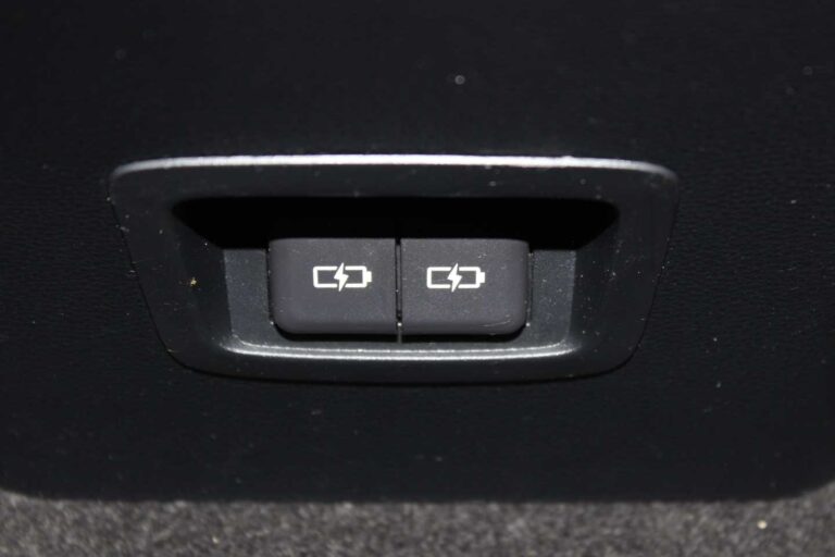 2025 TOYOTA COROLLA 1