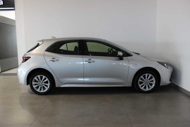 2025 TOYOTA COROLLA 1