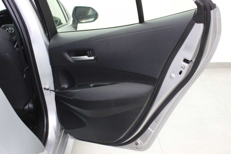 2025 TOYOTA COROLLA 1