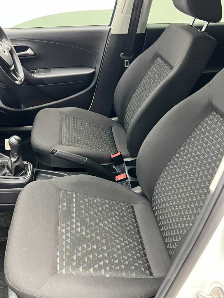 2025 VOLKSWAGEN POLO VIVO 1