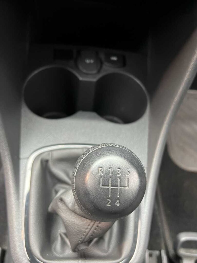 2025 VOLKSWAGEN POLO VIVO 1
