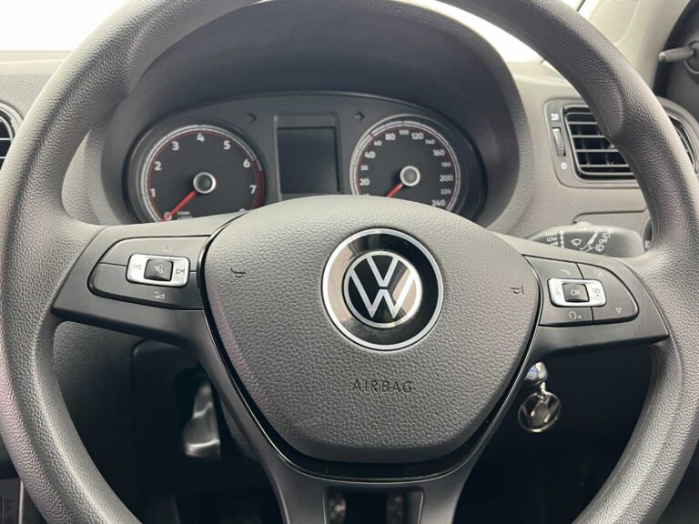 2025 VOLKSWAGEN POLO VIVO 1